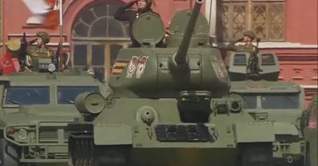 Kompromitacja Putina. Jeden czołg na paradzie