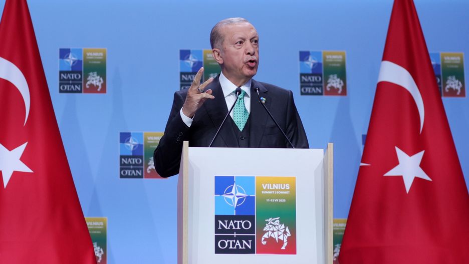 President of Turkey Recep Tayyip Erdogan attends a press conference during the NATO ?summit in Vilnius, Lithuania, 12 July 2023. The North Atlantic Treaty Organization (NATO) Summit takes place in Vilnius on 11 and 12 July 2023 with the alliance's leaders expected to adopt new defense plans. EPA/TIM IRELAND Dostawca: PAP/EPA.