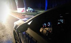 DK63. Tragiczny wypadek. Samochód dachował