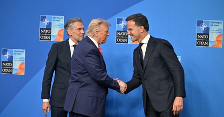 Trump kwestionuje NATO. "Rozumiem jego frustrację"