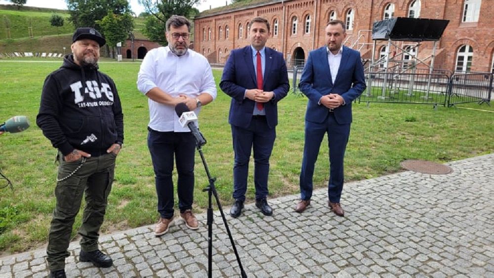 Od lewej: Tomasz Lipnicki, Adam Aleksiejuk (organizator festiwalu), Piotr Borawski i Tomasz Augustyniak. 