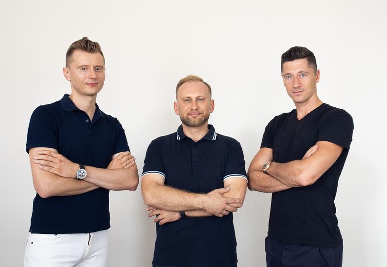 Od lewej: Dawid Urban, Michał Wroczyński i Robert Lewandowski