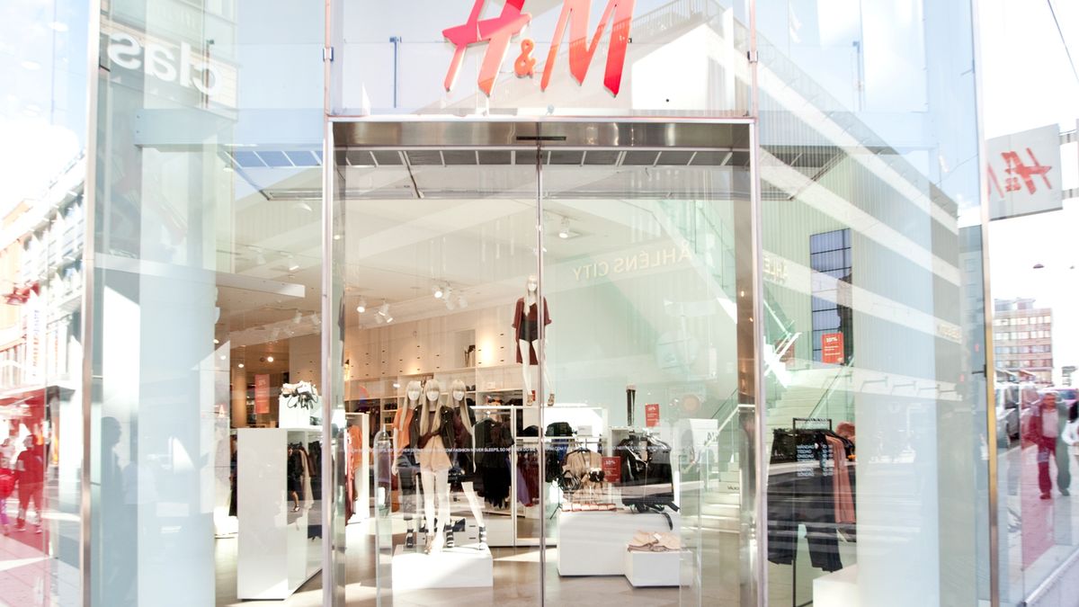 Sieć H&M po raz pierwszy w historii podała informację o spadku sprzedaży rok do roku