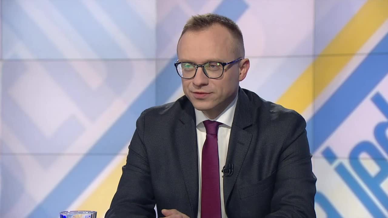 Minister Soboń broni rekordowych 64 milionów na nagrody dla pracowników resortu finansów