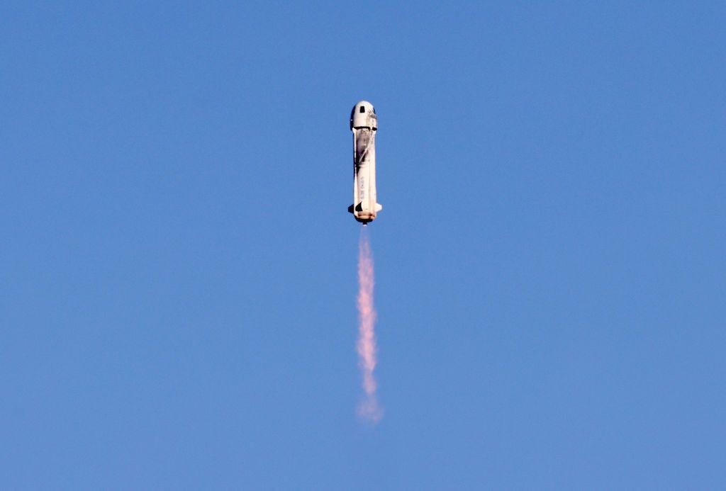 Zdjęcie ilustracyjne przedstawiające start rakiety New Shepard