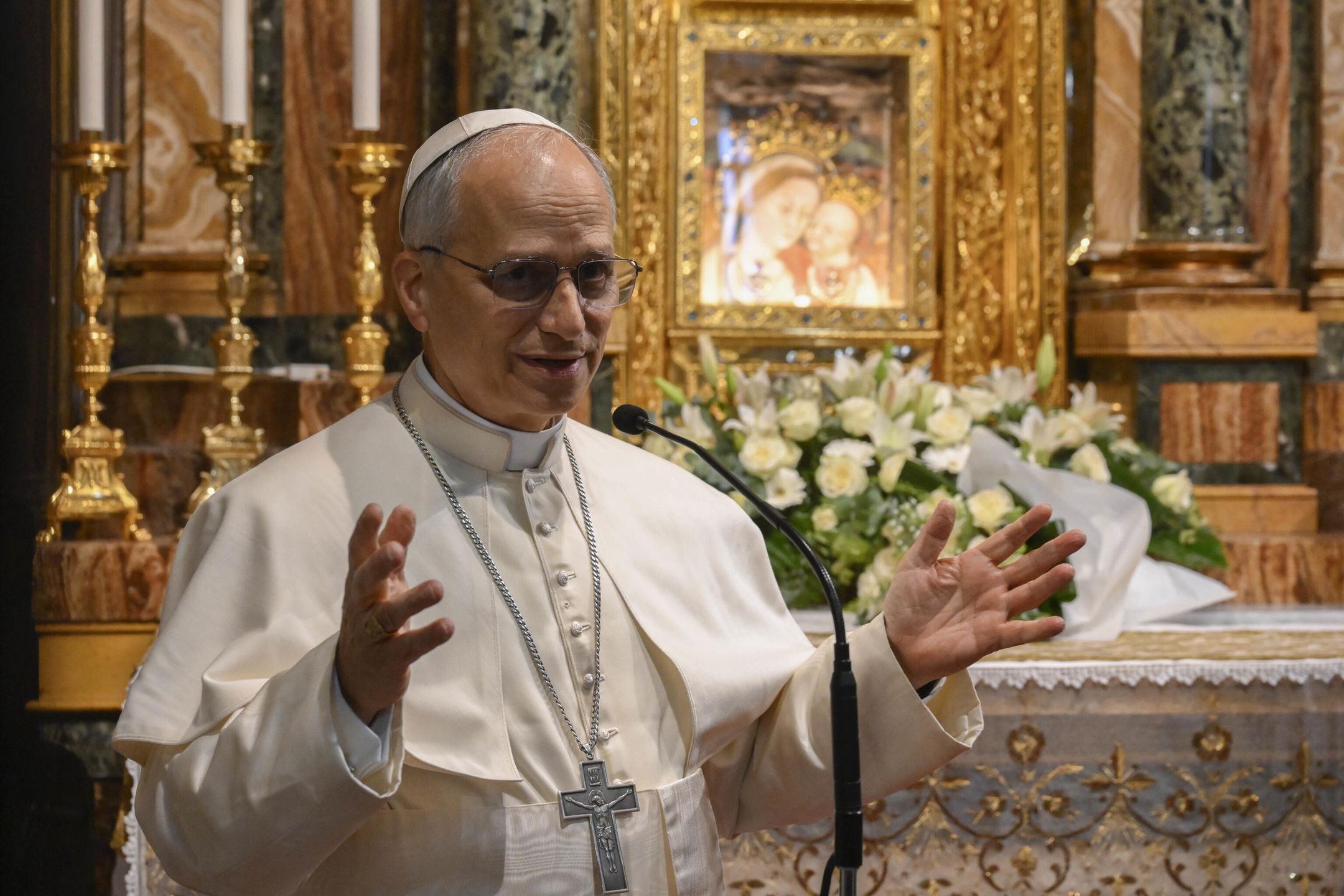 A handout photo made avaliable by Vatican Media shows Pope Leo XIV speaks during a visit to the Sanctuary of the Mother of Good Counsel in Genazzano, near Rome, Italy, 10 May 2025. EPA/VATICAN MEDIA HANDOUT HANDOUT EDITORIAL USE ONLY/NO SALES Dostawca: PAP/EPA.