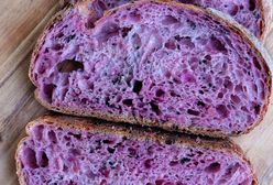 Fioletowy chleb to internetowy hit. Sprawdź, jak go zrobić i dlaczego jest taki zdrowy
