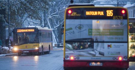 Warszawa. ZTM alarmuje: "Autobusy i tramwaje mogą się opóźniać"