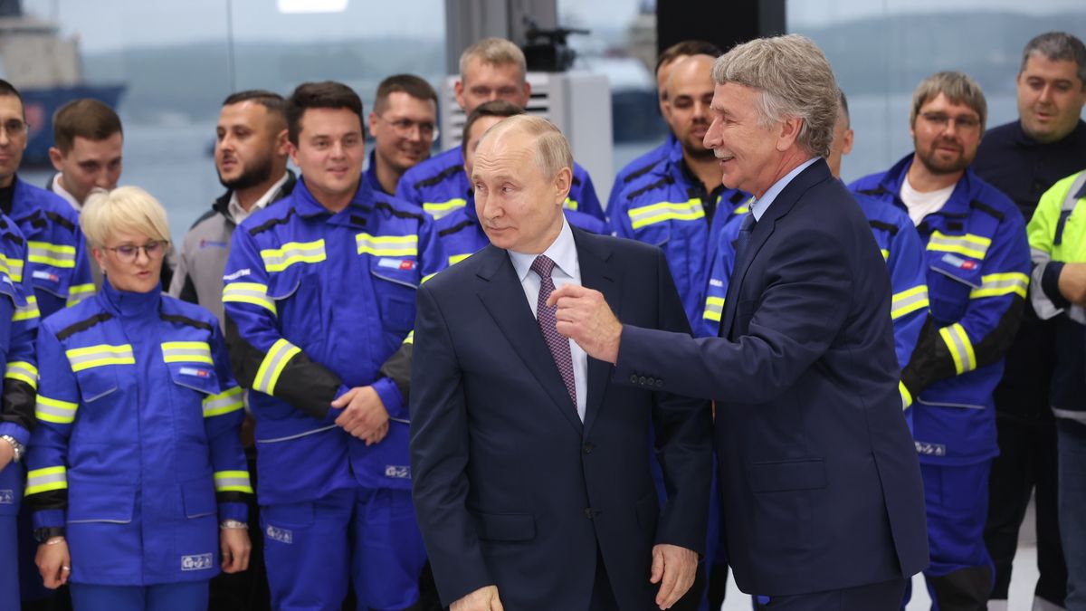 Na zdjęciu prezes koncernu Novatek Leonid Michelson i prezydent Władimir Putin