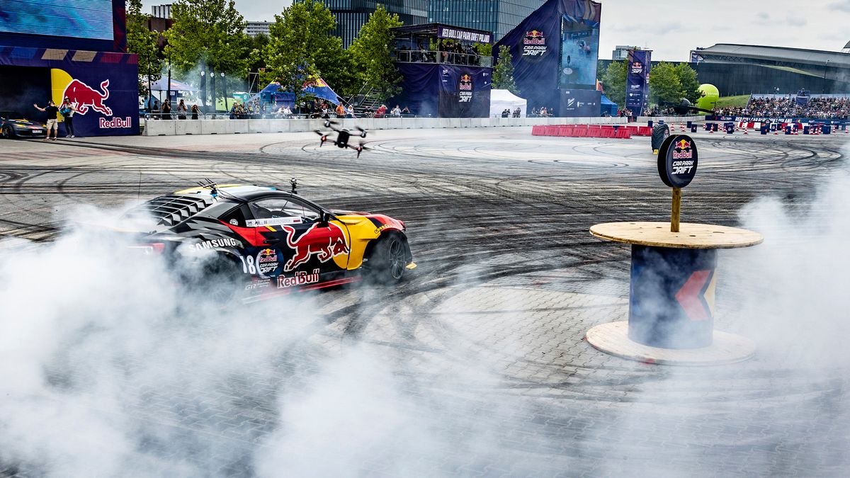 Materiały prasowe / Red Bull / Marcin Kin / Na zdjęciu: Red Bull Car Park Drift