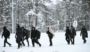Ściągają migrantów na front? Niepokojące ustalenia BBC