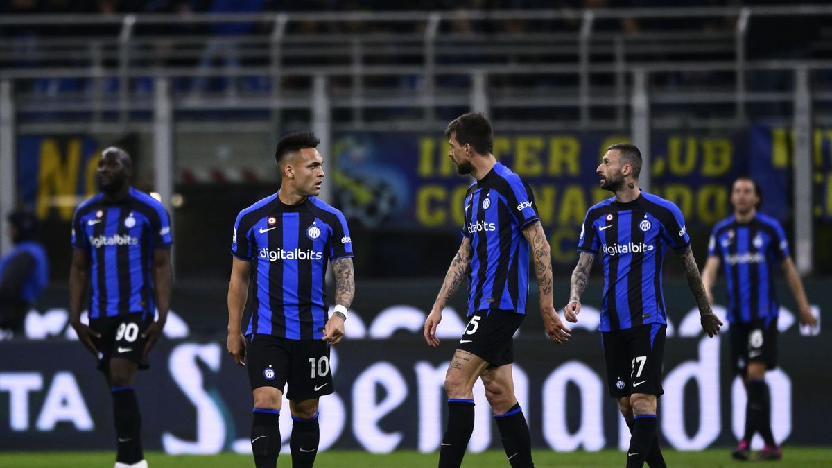 Zdjęcie okładkowe artykułu: Getty Images / Nicolò Campo/LightRocket / Na zdjęciu: piłkarze Interu Mediolan