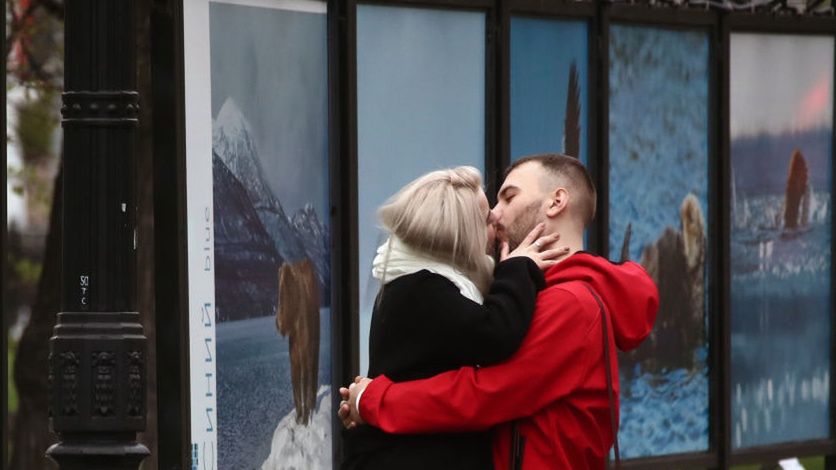 Związek z dużo młodszym partnerem