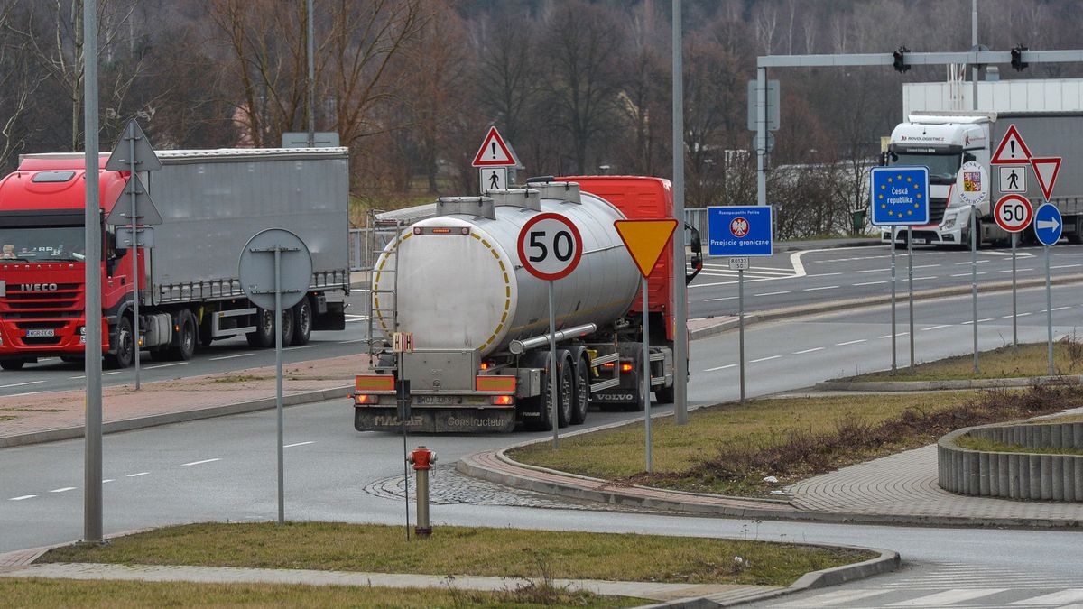 Kolejki na granicach mogą sięgnąć nawet 11 km