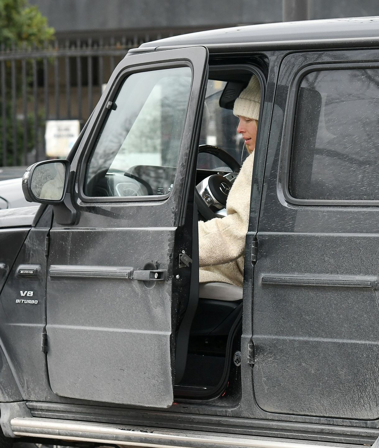 Naturalna Ewa Chodakowska z torebką za 100 tysięcy złotych