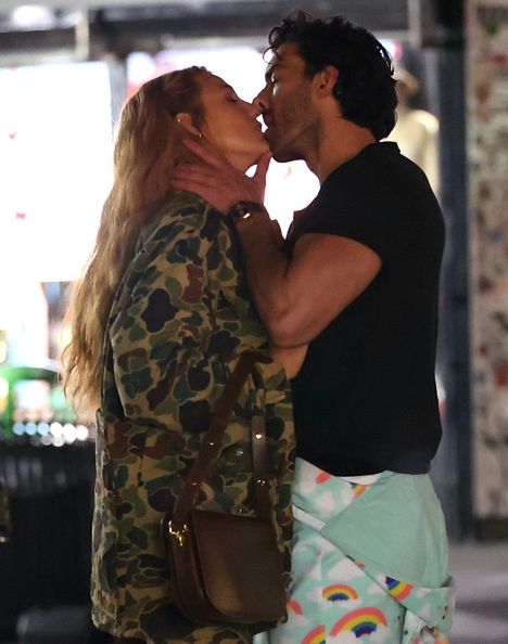 Celebrity Sightings In Jersey City - January 12, 2024
JERSEY CITY, NJ - JANUARY 12: Blake Lively and Justin Baldoni are seen on the set of 'It Ends with Us' on January 12, 2024 in Jersey City, New Jersey.  (Photo by Jose Perez/Bauer-Griffin/GC Images)
Jose Perez/Bauer-Griffin
it ends with us, 240112jp