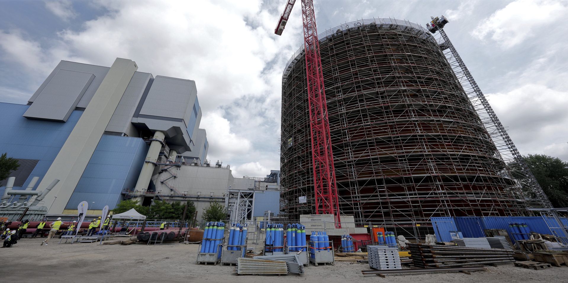 "Gigantyczny termos" stanął w elektrowni Reuter w Berlinie.