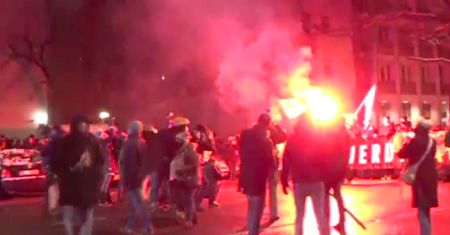 Warszawa. "Na szczęście nikt nie zginął". Policja surowa dla uczestników Strajku Kobiet