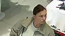 Inowrocław: Policja szuka tej kobiety. Ukradła odzież wartą za 750 zł