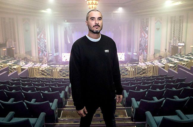 Zane Lowe, jeden z DJ-ów Beats 1. Źródło: Billboard.com