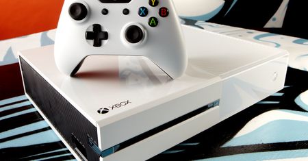 Xbox One wreszcie z normalnym odtwarzaczem multimedialnym i Tomb Raiderem na wyłączność