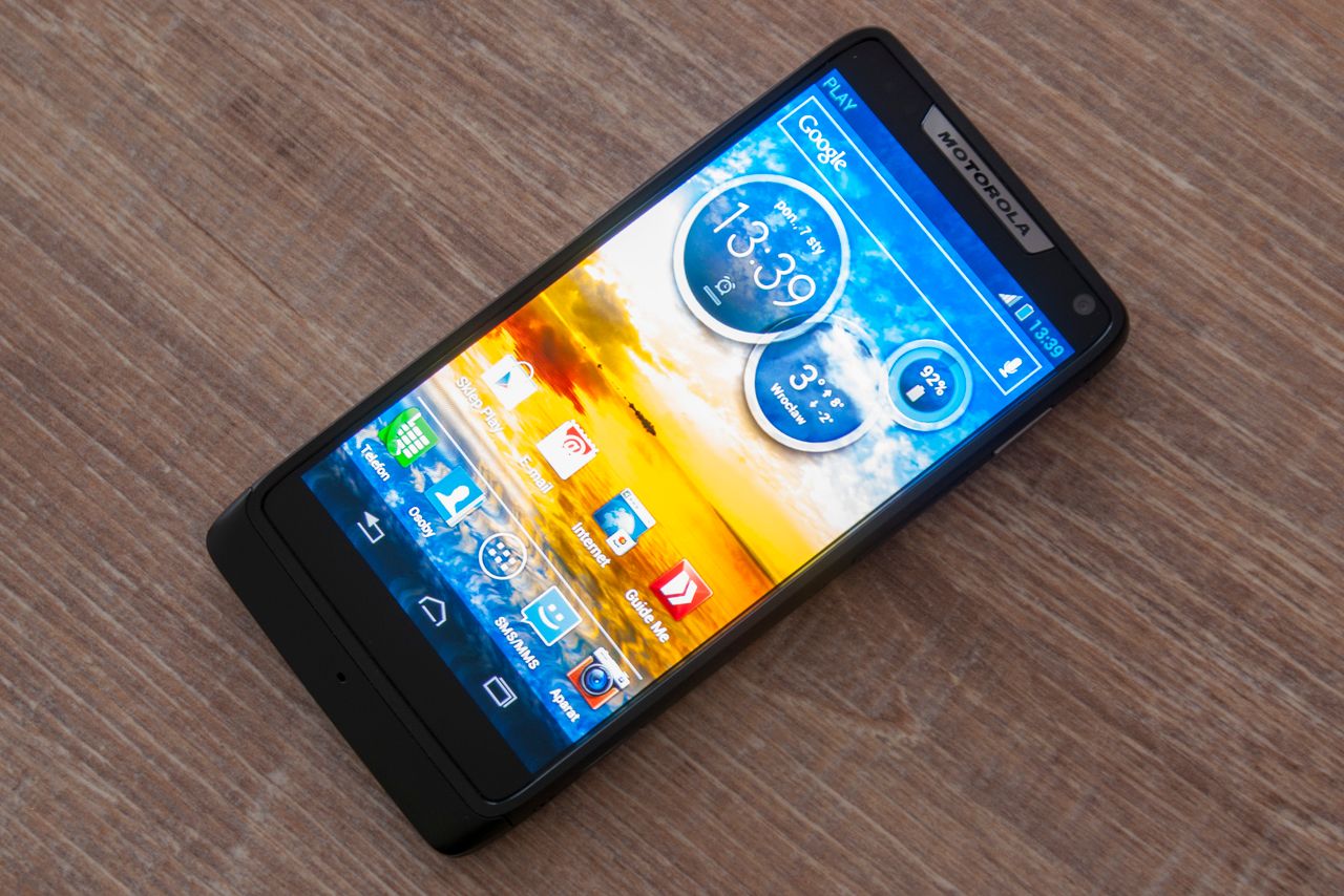 Motorola RAZR i — Intela atak atomowy