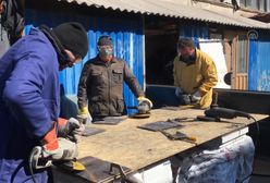 Metalowe osłony do kamizelek dla żołnierzy. Ukraińcy zbierają złom, by pomóc armii