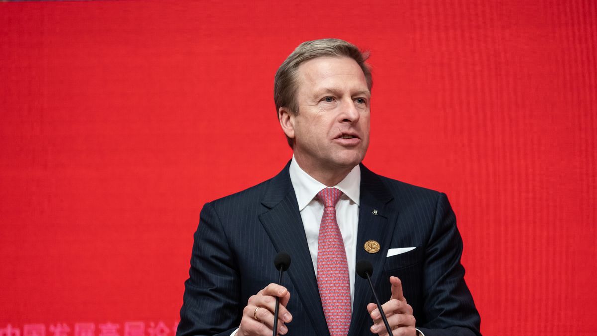 CEO BMW Oliver Zipse krytykuje Brukselę