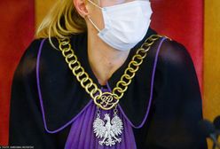 Sąd w Kaliszu rezygnuje z walki o tajne akta. "Nie będziemy zdani na łaskę Watykanu"