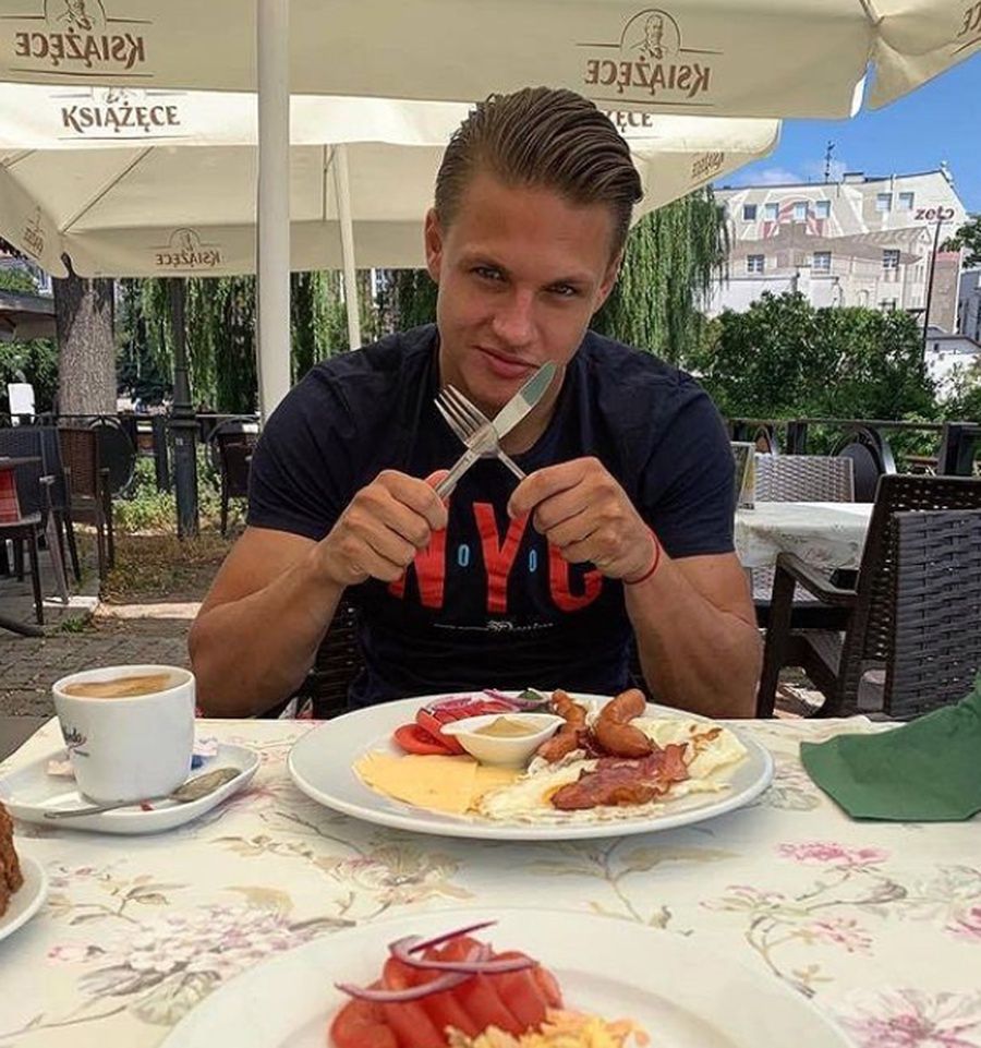 Arsen z "Love Island" 