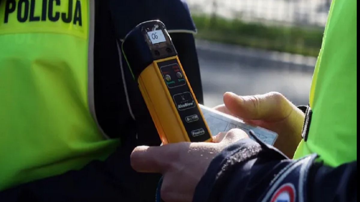 Pijany konwojent z ostrą bronią zatrzymany przez policję