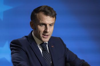 Senior nagle źle się poczuł. Macron nie zwlekał ani chwili