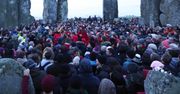 Tłumy to mało powiedziane. Świętowali zimowe przesilenie w Stonehenge