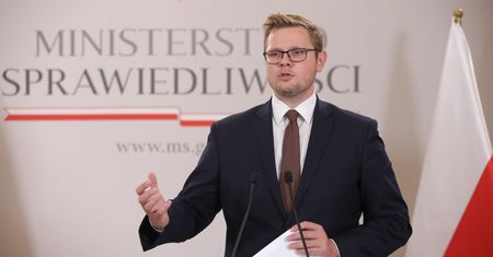 Wrzucił zdjęcie Pegasusa. Minister tłumaczy