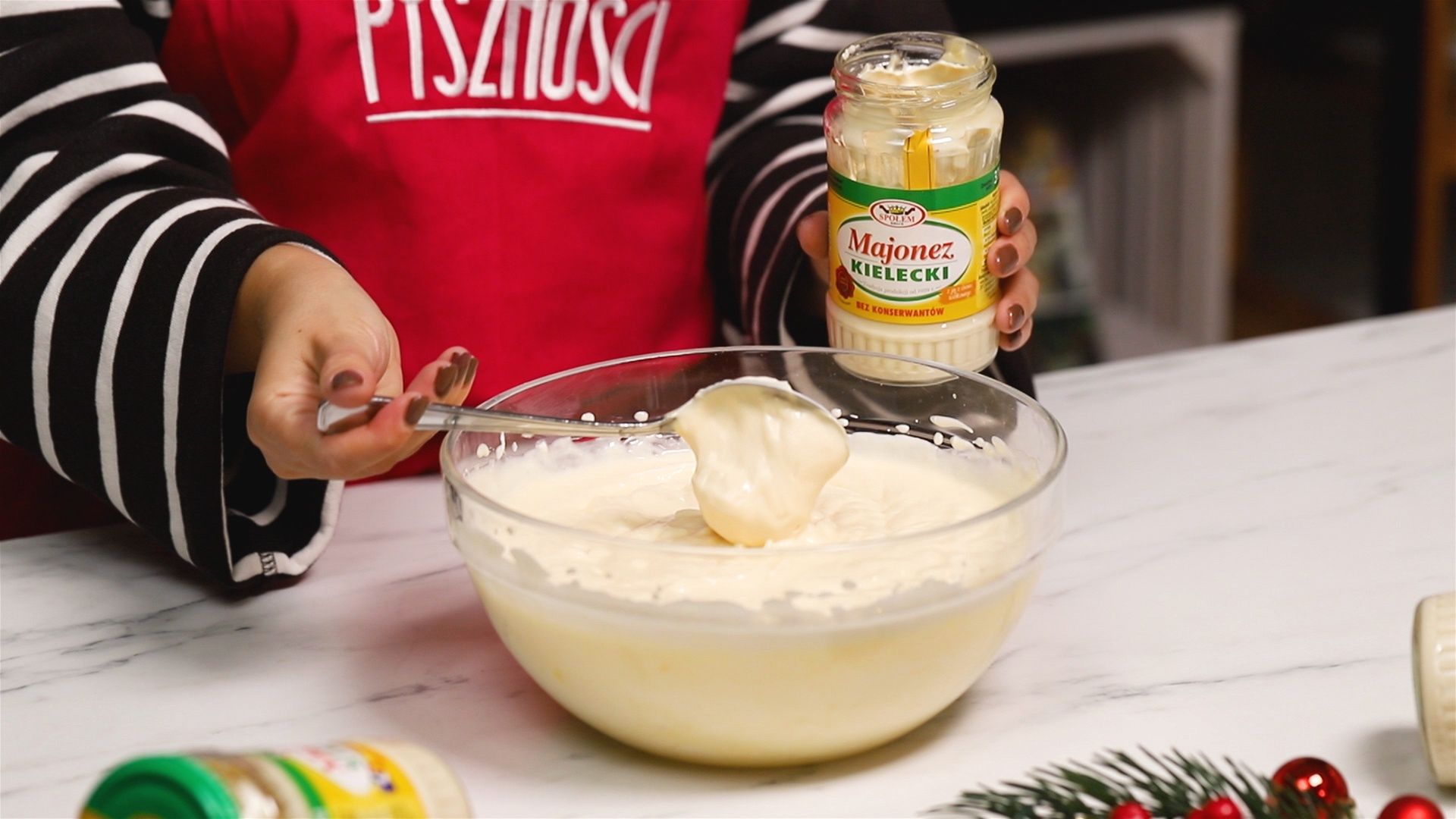 Do masy serowej warto dodać majonez