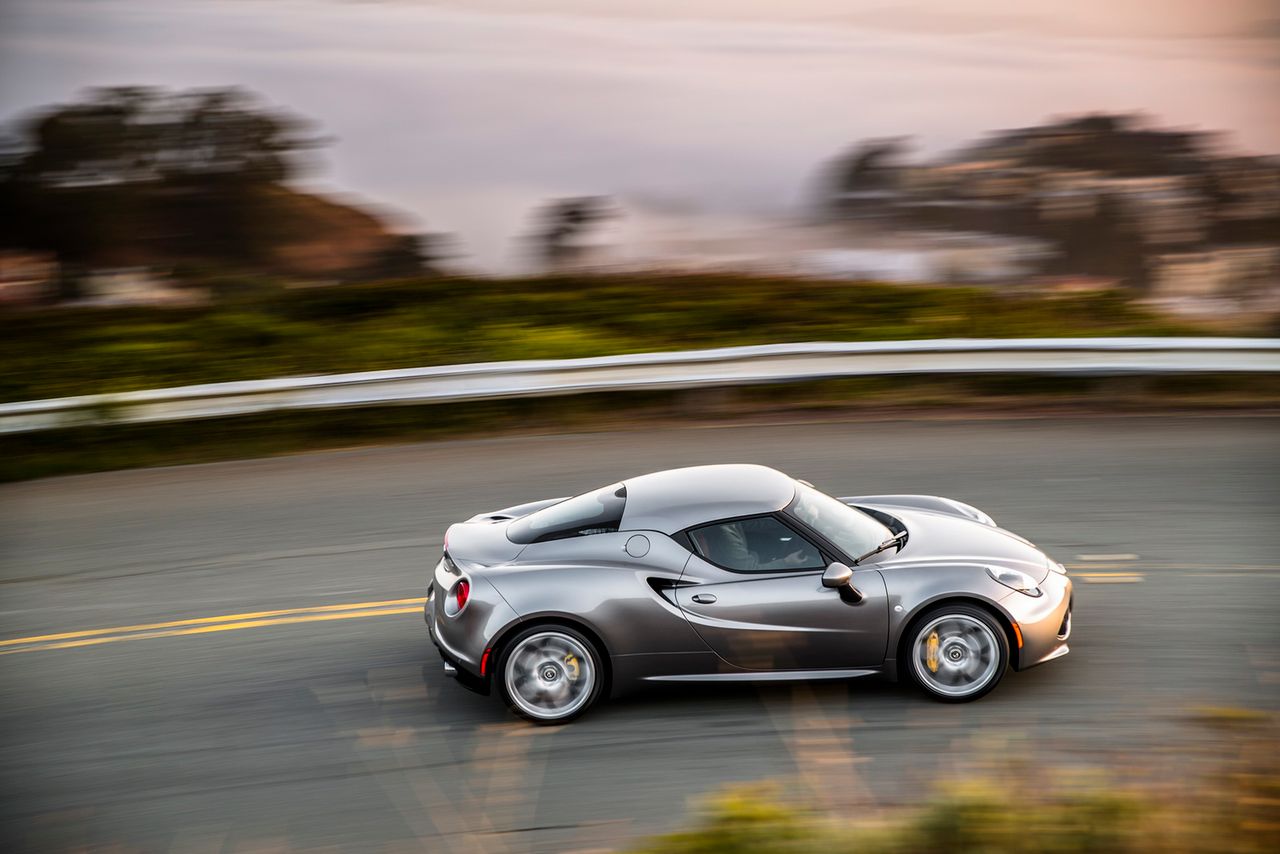 Alfa Romeo 4C (2016) - czas na drobne poprawki za oceanem