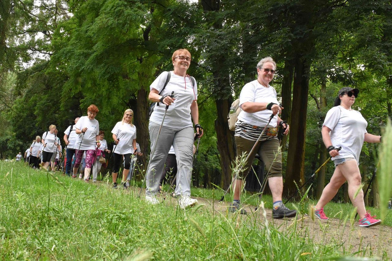 Inowrocław: Nordic walking z okazji 150-lecia sanatorium "Oaza"