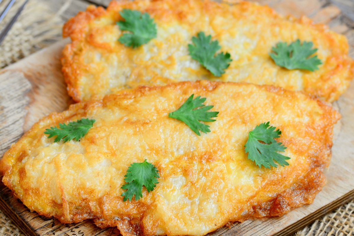 Zrób na niedzielę kotlety po dziekańsku. choćby dzieci zjedzą po dwie sztuki, bo rozpływają się w ustach