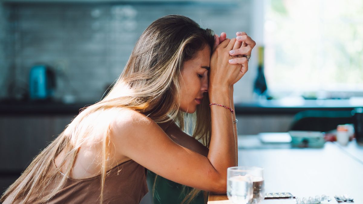 Załamana kobieta /zdjęcie poglądowe/