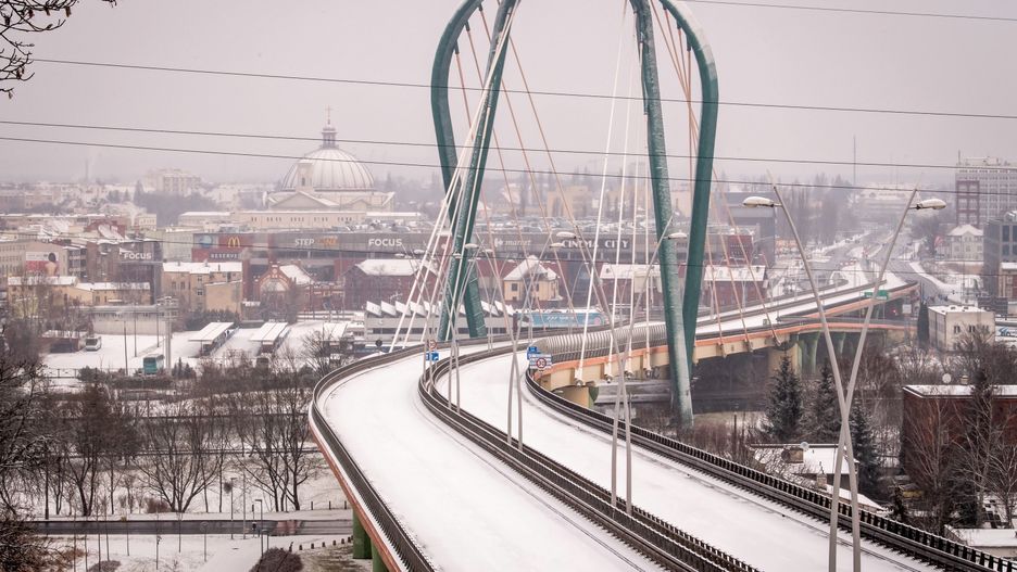 Bydgoszcz. Wantowy most drogowy nad rzeką Brdą został zamknięty po siedmiu latach od oddania do użytku