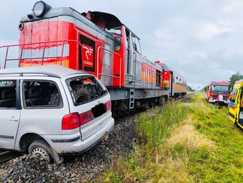 Wjechał tuż pod pociąg. Nie żyje 77-latek