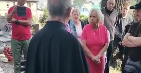 "Dziadu ty". Zabrali księdzu klucze od kościoła. Potem było gorzej