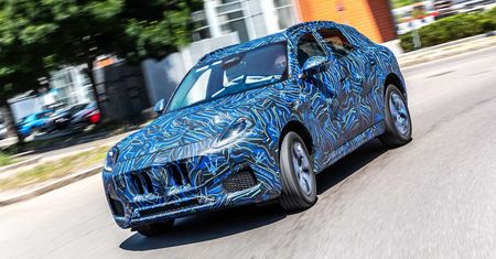 Wyczekiwane Maserati Grecale zadebiutuje już niebawem. Znamy datę