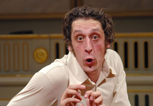 Świetny Hans Loew w teatralnej inscenizacji "Cierpienia młodego Wertera" ("Die Leiden des jungen Werthers") Johanna Wolfganga von Goethego z Berlina z 2006 roku