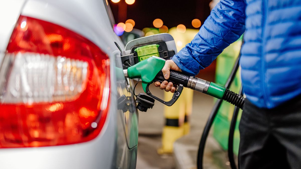 Sprawdzamy ceny benzyny Pb95 przed Wigilią. Tanio przy marketach