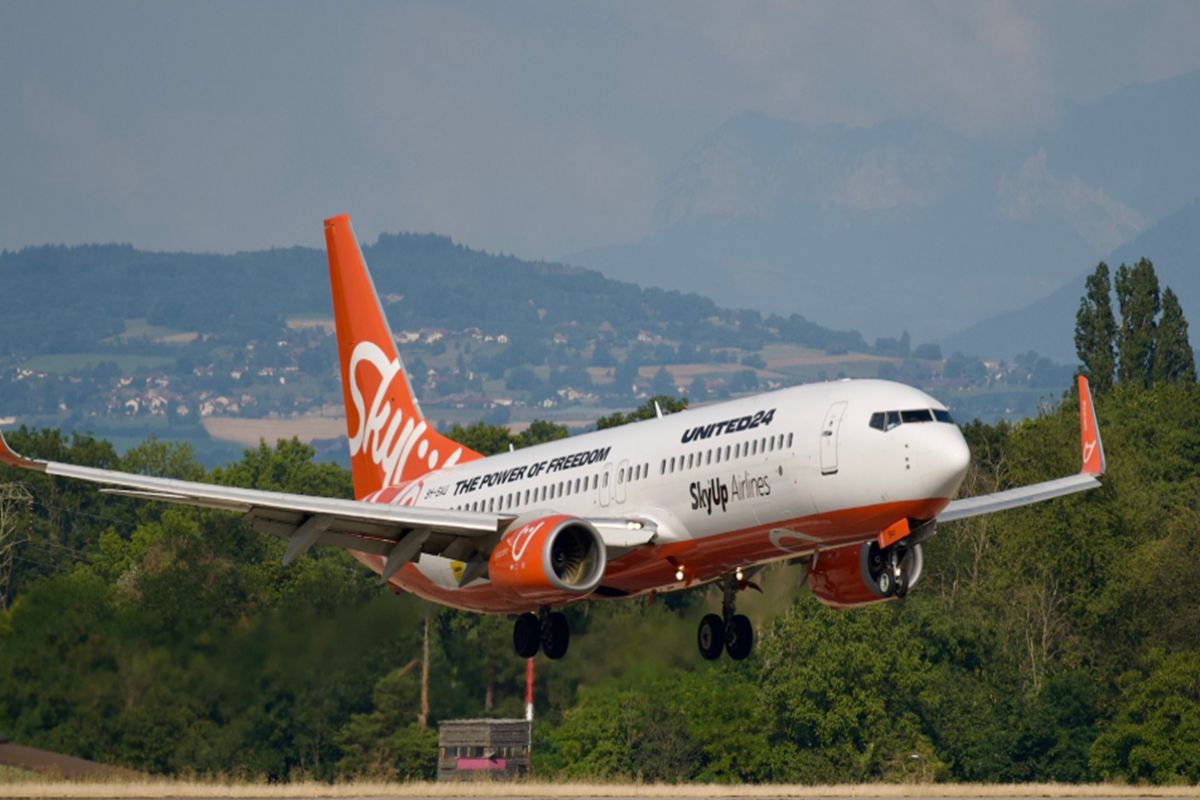 Agresor w samolocie z Warszawy. "Groził, że nas wszystkich znajdzie"