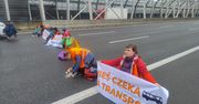 Utrudnienia na trasie S8 w Warszawie. Aktywiści zablokowali ruch w kierunku Poznania