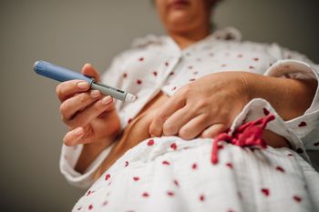"Ozempic butt" pod lupą naukowców. Nowy lek może chronić przed skutkami GLP-1