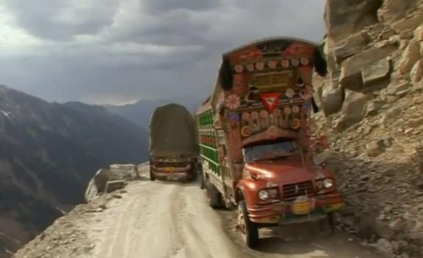Droga śmierci w Pakistanie - film dokumentalny [wideo]