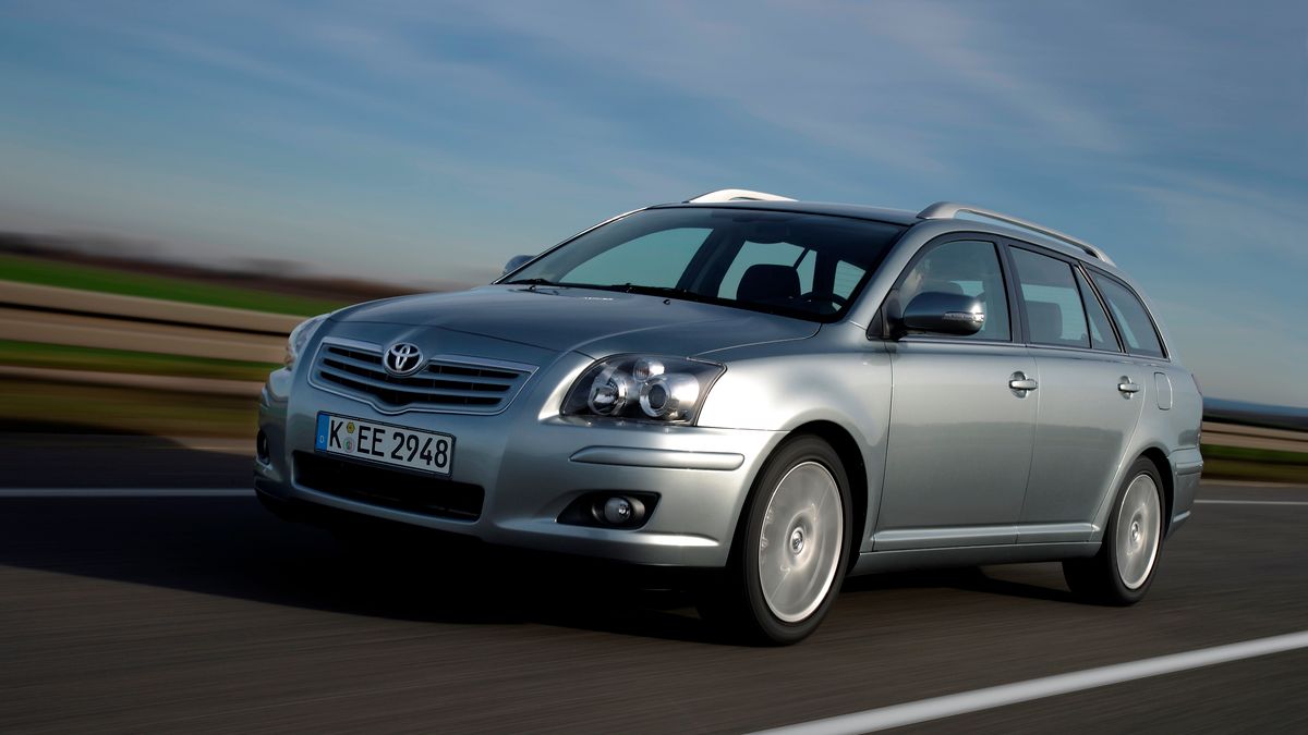 Toyota Avensis drugiej generacji jest świetnym przykładem, że odpowiedni wybór wariantu silnikowego może przynieść ogromne korzyści